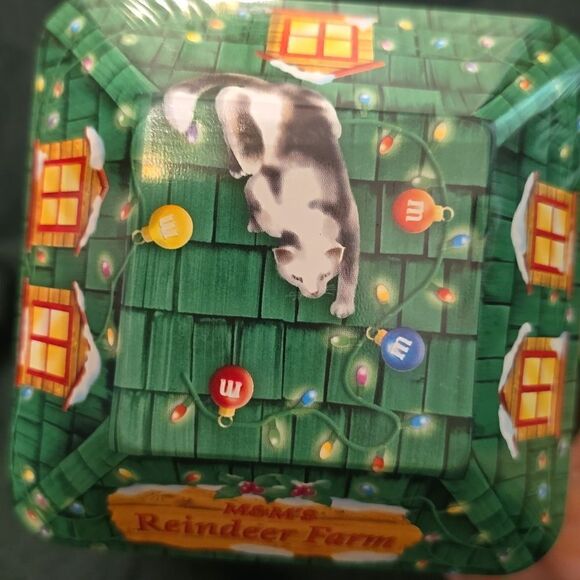 M&Ms Christmas Village‎ Series reindeer farm #16 Limited Edition canister 2003 - Picture 9 of 9